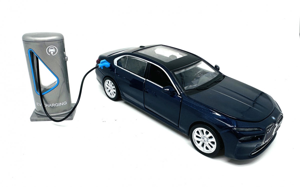 Pulio Car MSZ 1/32 BMW I7