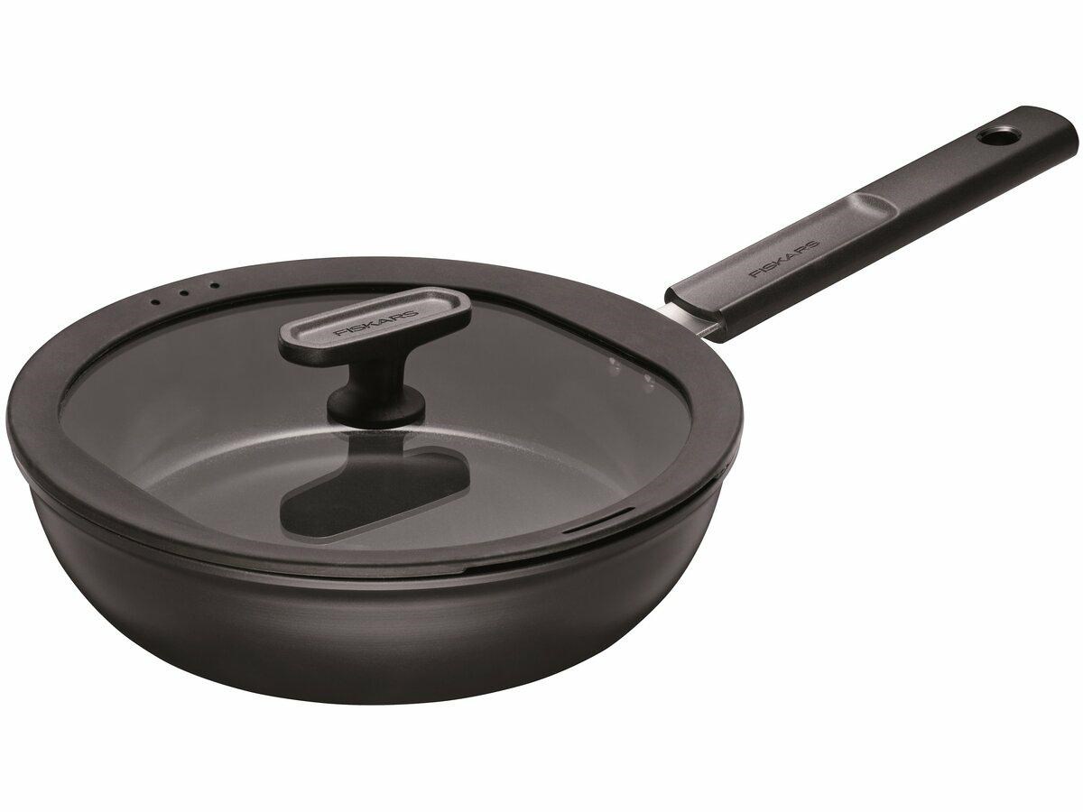 Fiskars Chef`s pan 26 cm, non-stick