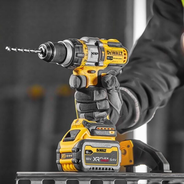 DeWalt  DCD999NT-XJ drill 2250 RPM 1
