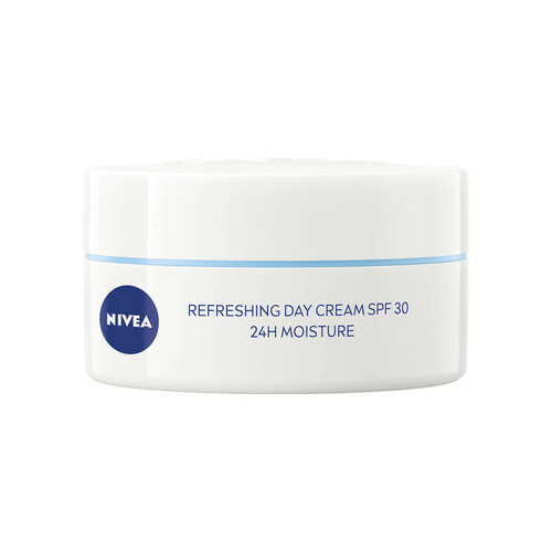 Nivea Essential Refreshing Day Cream SPF