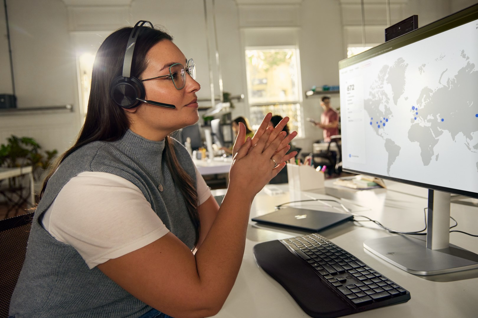 POLY  Voyager Focus 2 USB-C-C Headset