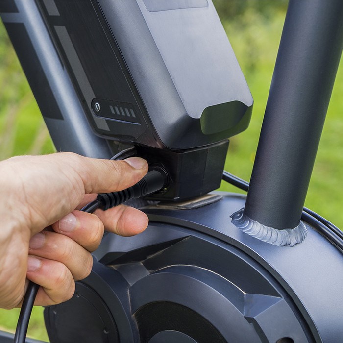 Qoltec 50760 Charger for e-bike batteries