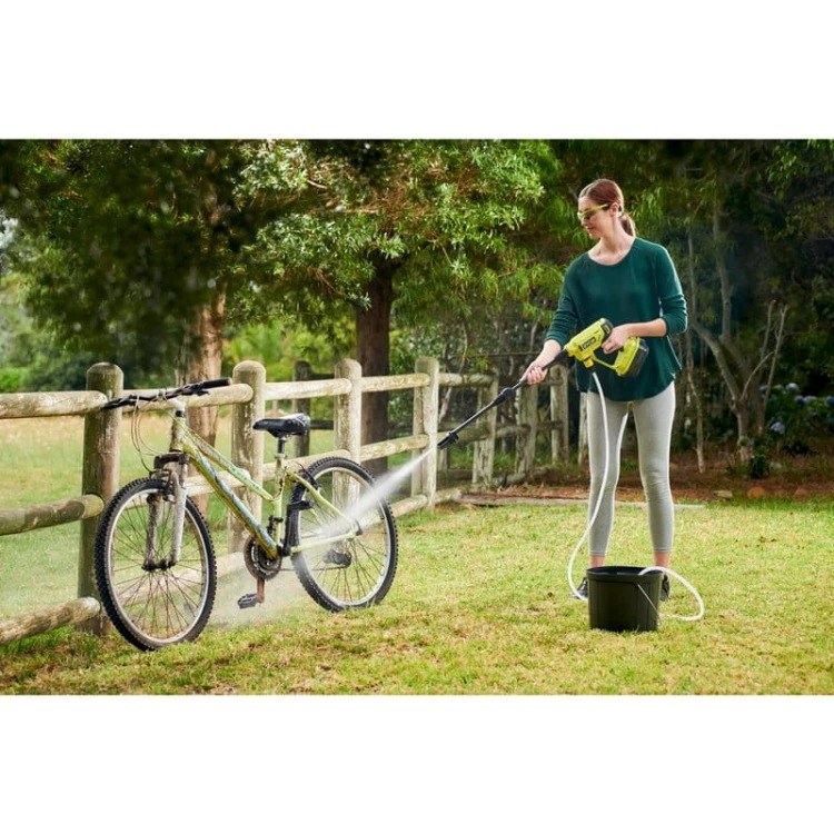 RYOBI RY18PW22A-0 cordless pressure washer |