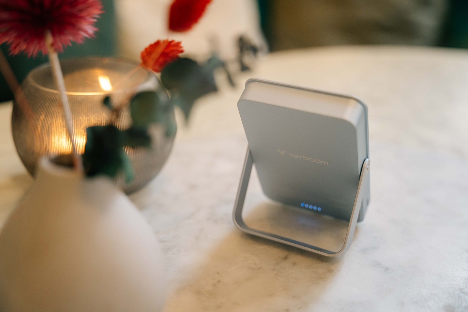 Verbatim  Charge `n` Go Magnetic Wireless